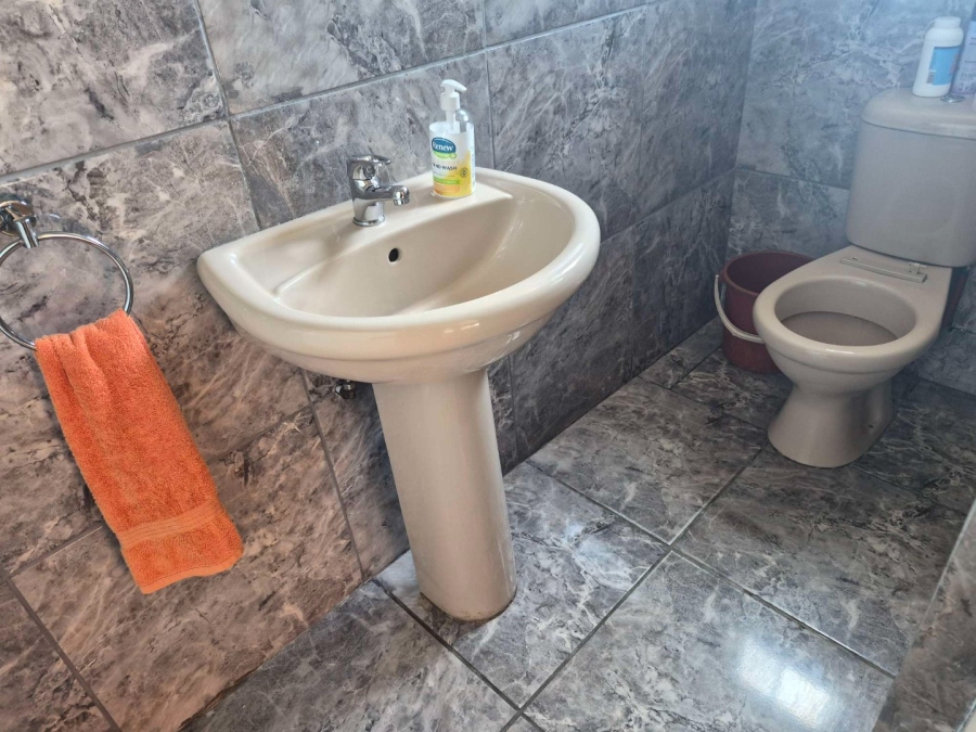 2 Bedroom Property for Sale in Kwazakhele Eastern Cape